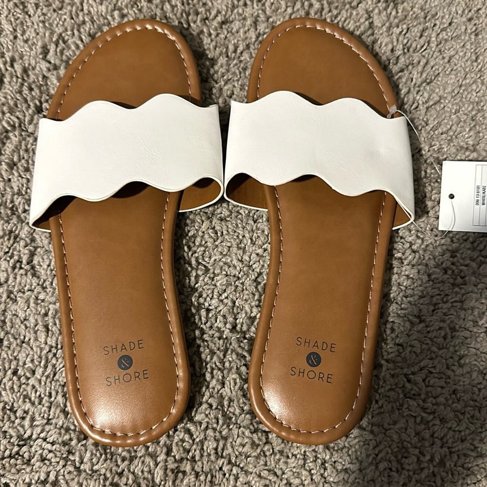 Shade & shore white slip on sandals. Size 5